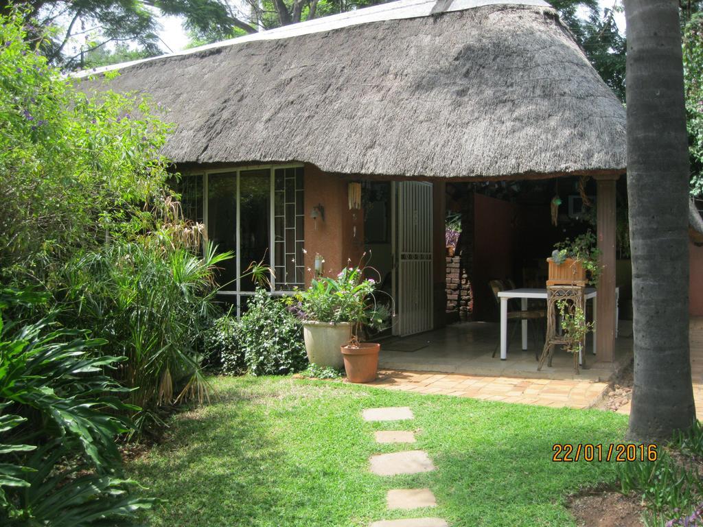 Treetops&Treats Guest House Pretoria-Noord Extérieur photo