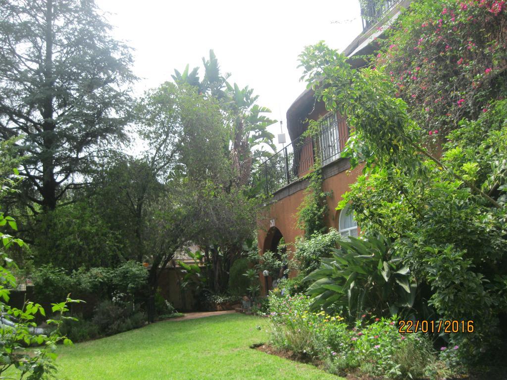 Treetops&Treats Guest House Pretoria-Noord Extérieur photo