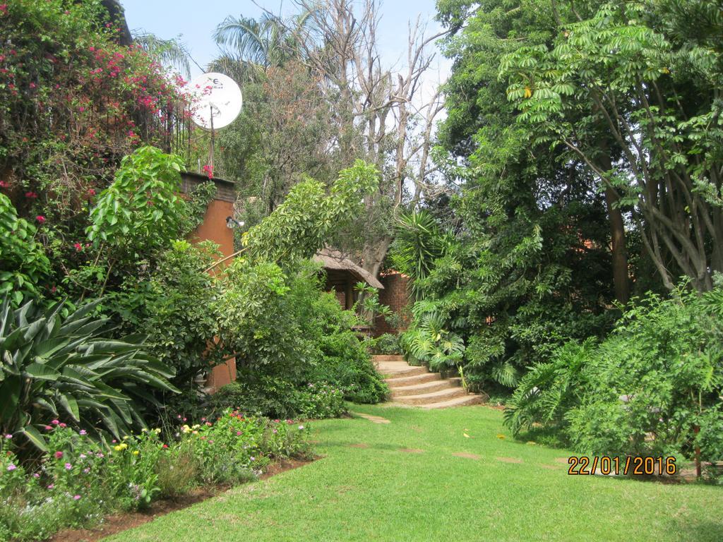 Treetops&Treats Guest House Pretoria-Noord Extérieur photo