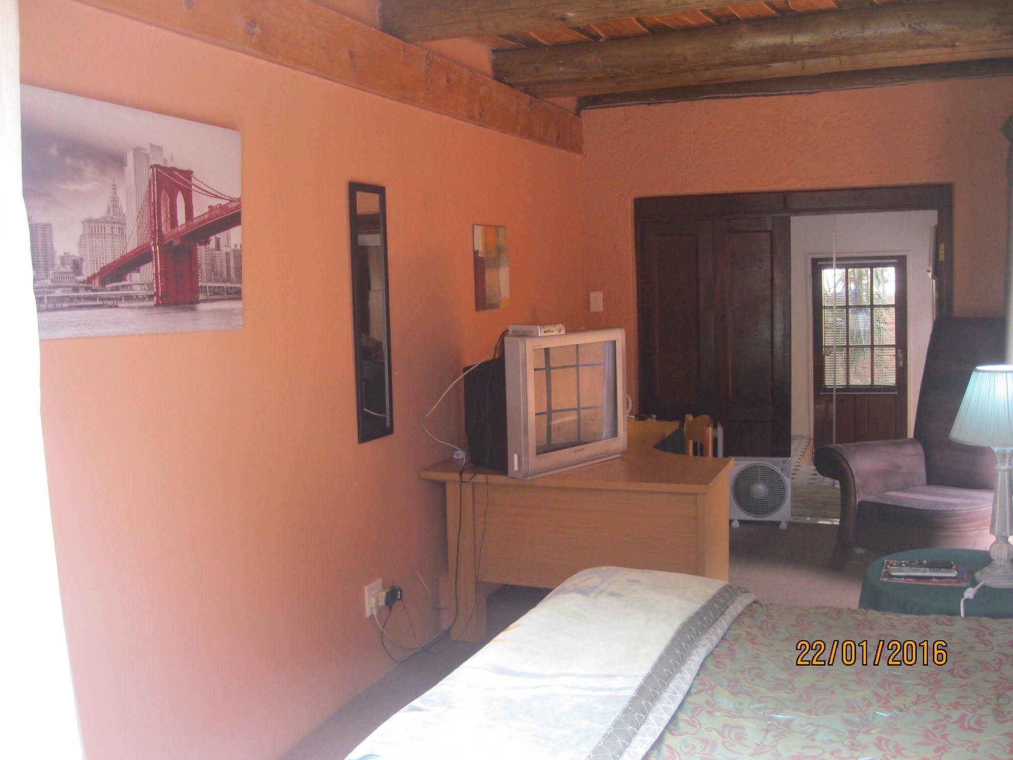 Treetops&Treats Guest House Pretoria-Noord Extérieur photo